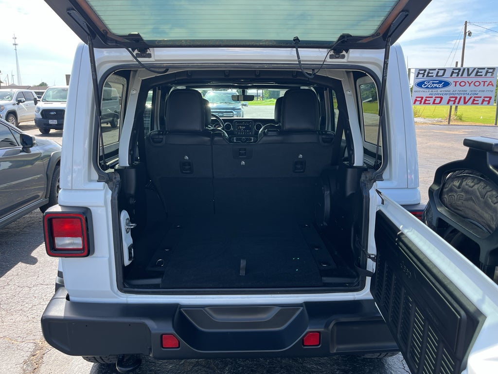 2021 Jeep Wrangler Unlimited Sahara Altitude