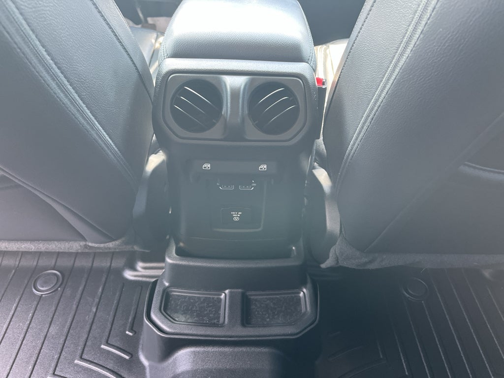 2021 Jeep Wrangler Unlimited Sahara Altitude