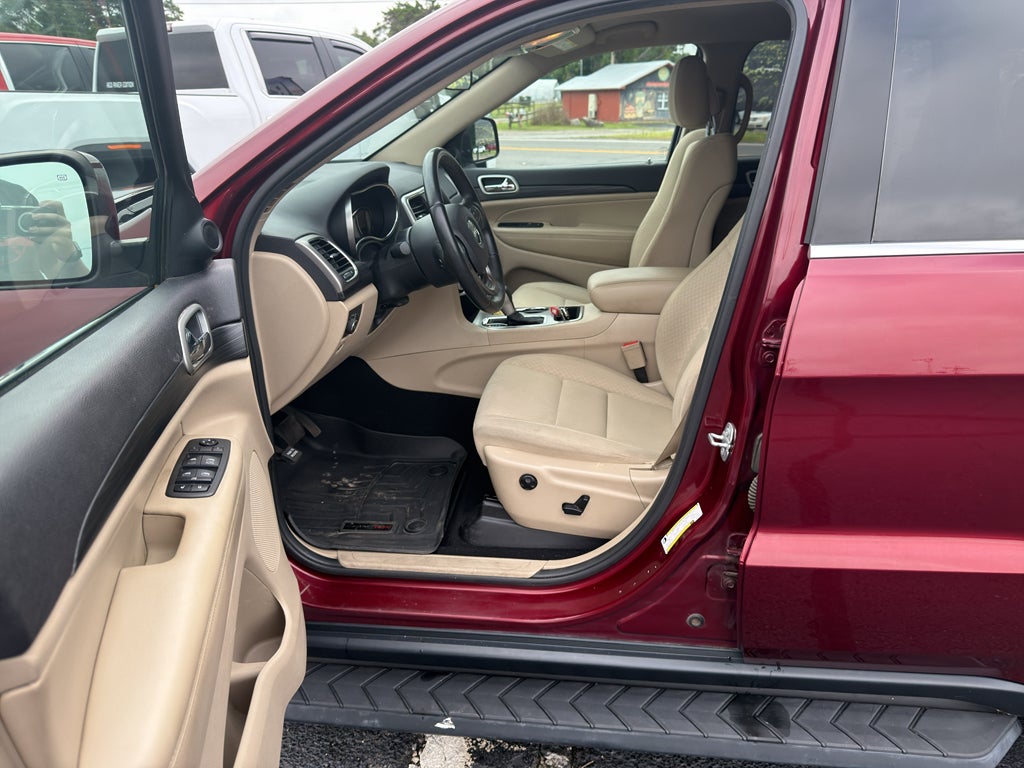 2019 Jeep Grand Cherokee Laredo E