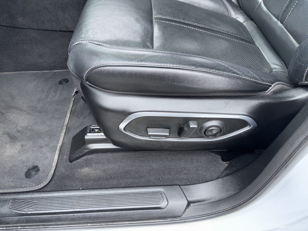 2023 Jeep Wagoneer Base