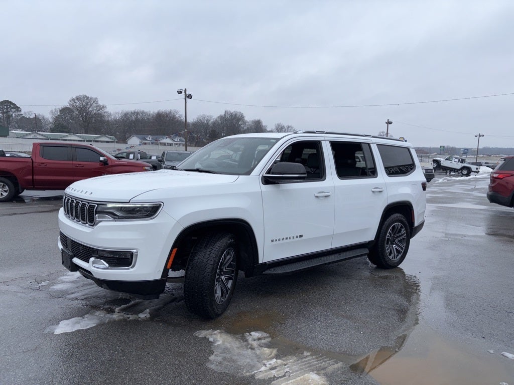 2023 Jeep Wagoneer Base