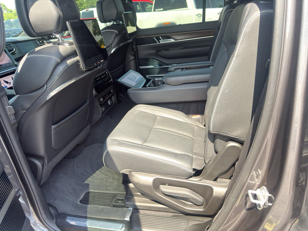 2022 Jeep Grand Wagoneer Series II