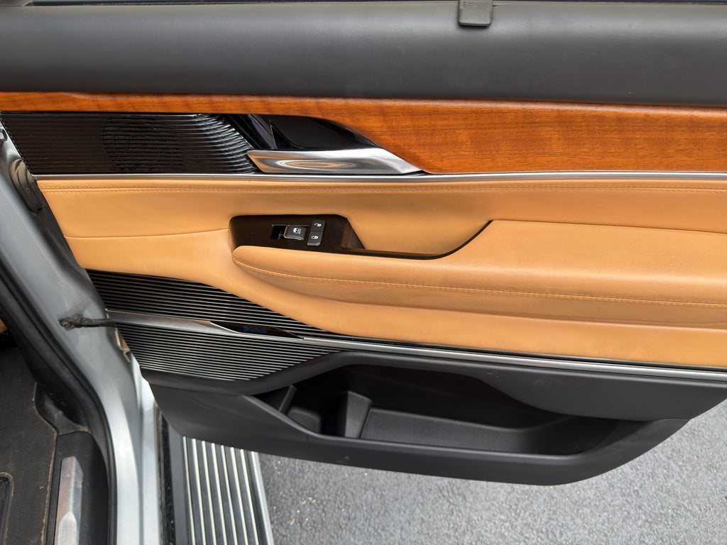 2022 Jeep Grand Wagoneer Series III