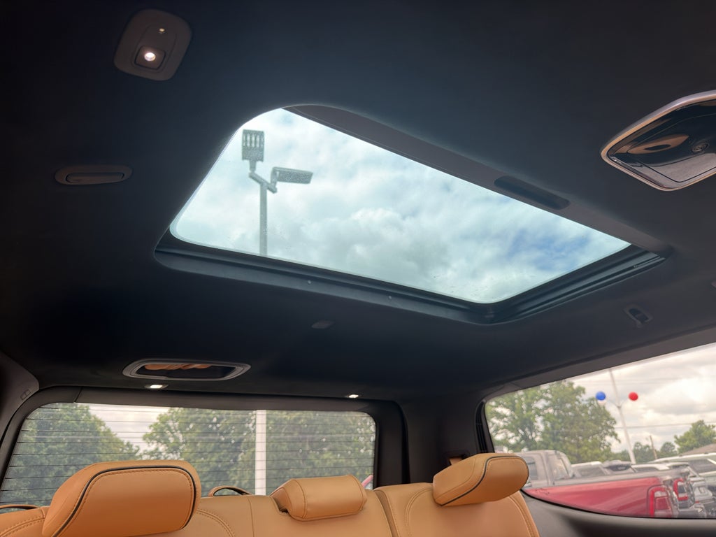 2022 Jeep Grand Wagoneer Series III