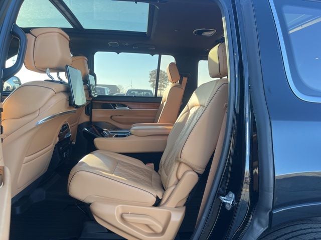 2022 Jeep Grand Wagoneer Series III