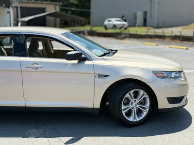 2018 Ford Taurus SE