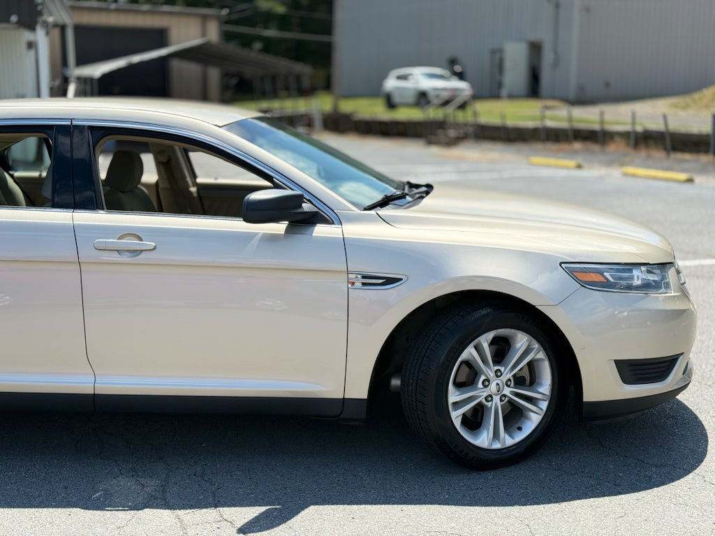 2018 Ford Taurus SE