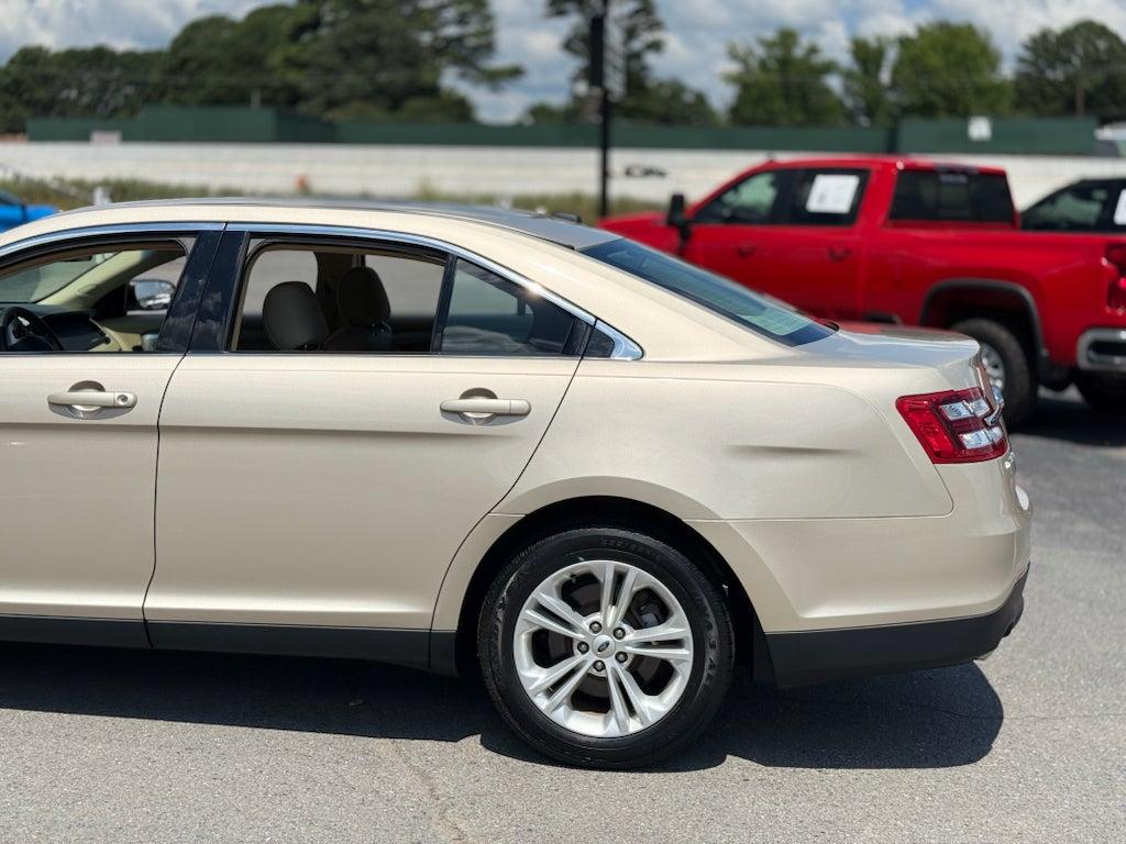 2018 Ford Taurus SE