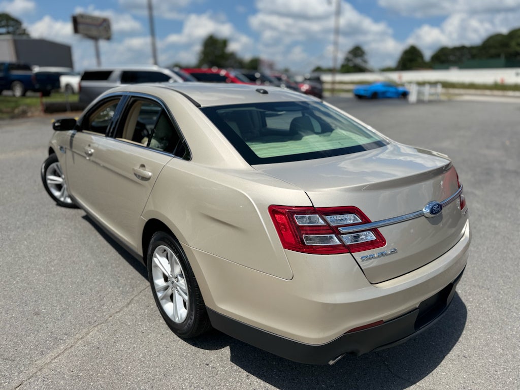 2018 Ford Taurus SE