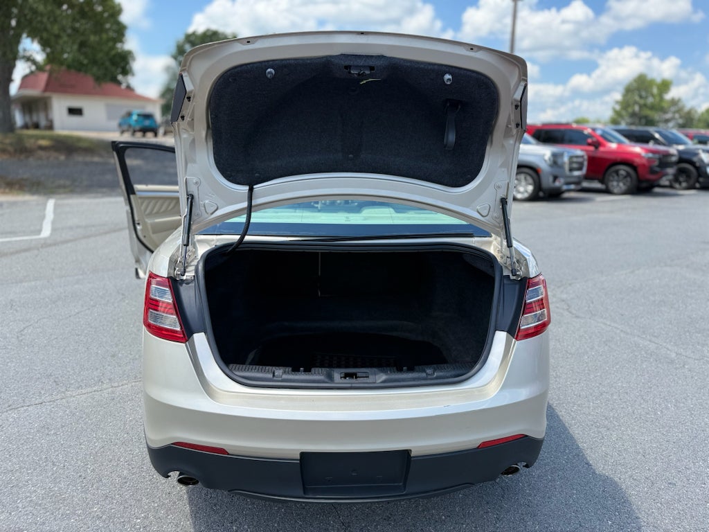 2018 Ford Taurus SE