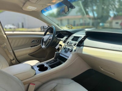 2018 Ford Taurus SE