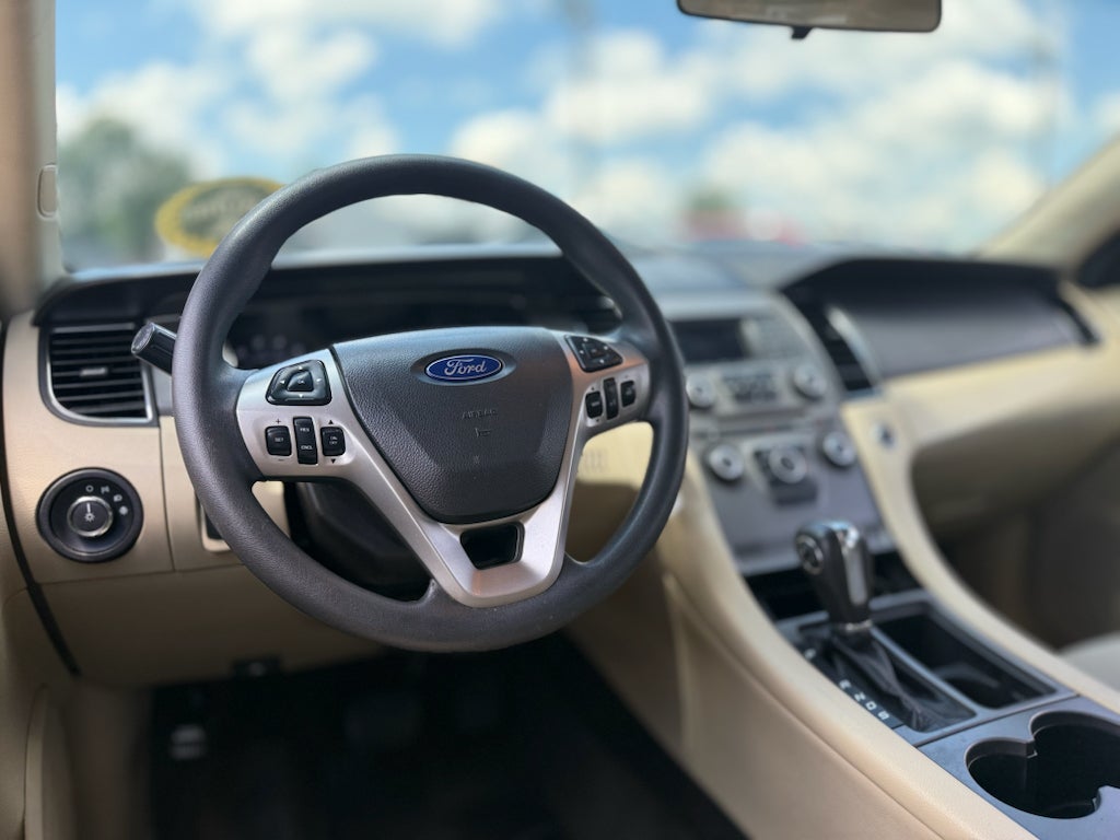 2018 Ford Taurus SE