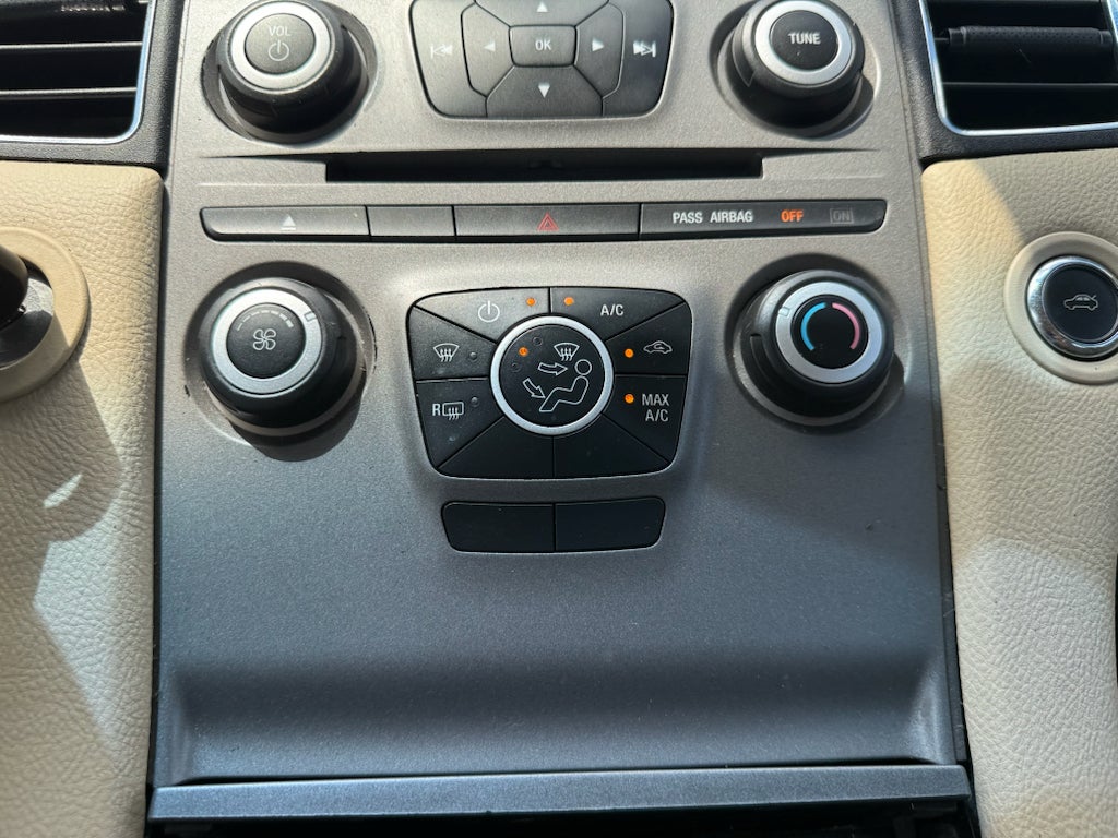 2018 Ford Taurus SE