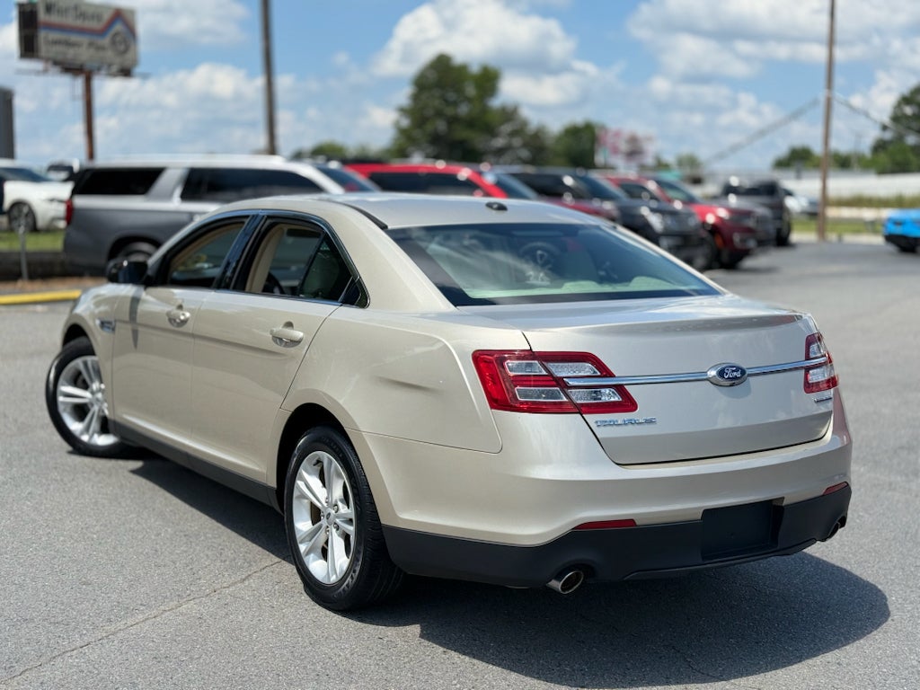 2018 Ford Taurus SE