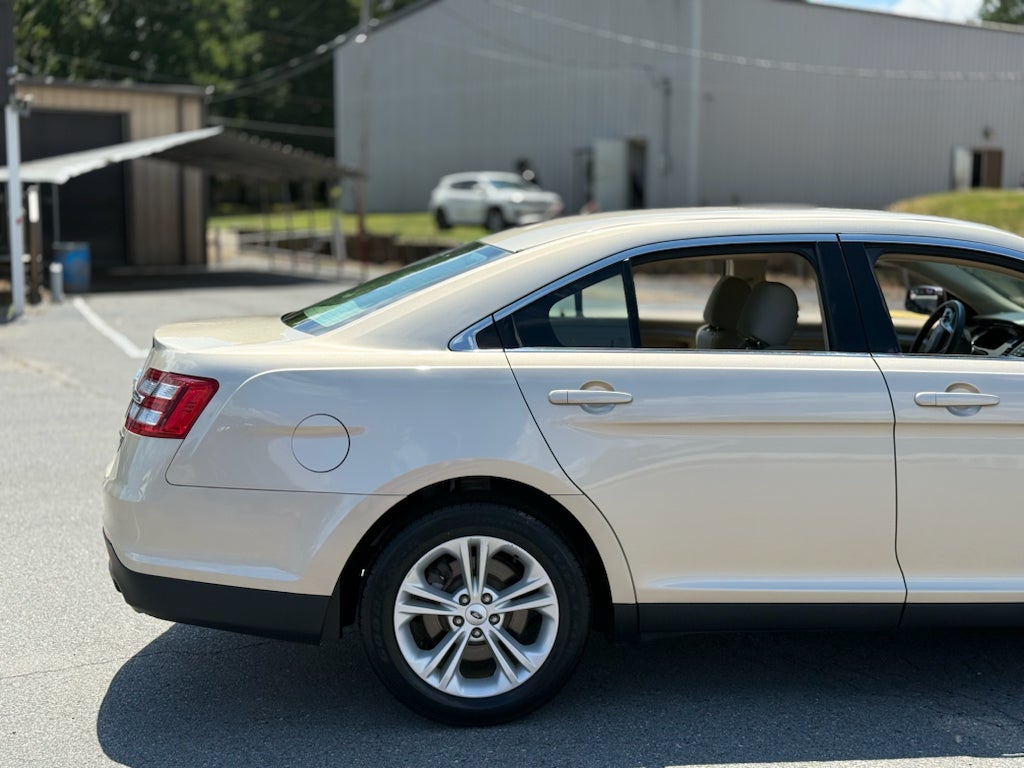 2018 Ford Taurus SE