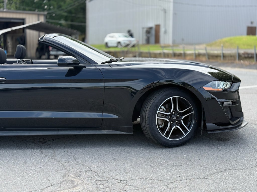 2021 Ford Mustang EcoBoost