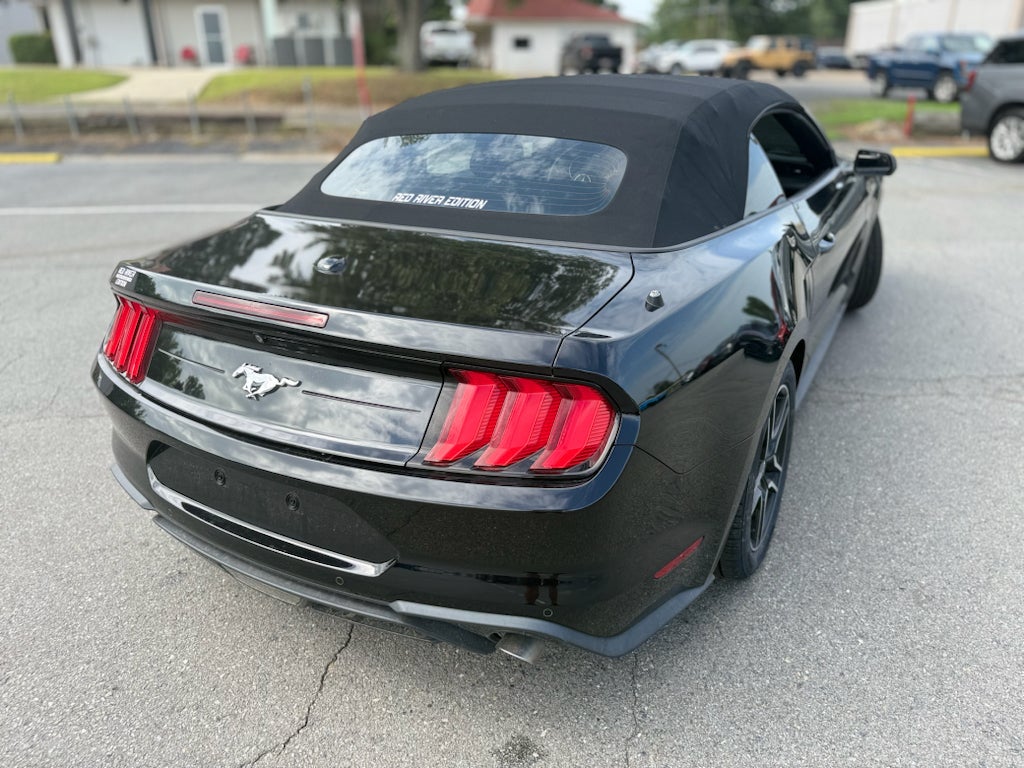 2021 Ford Mustang EcoBoost
