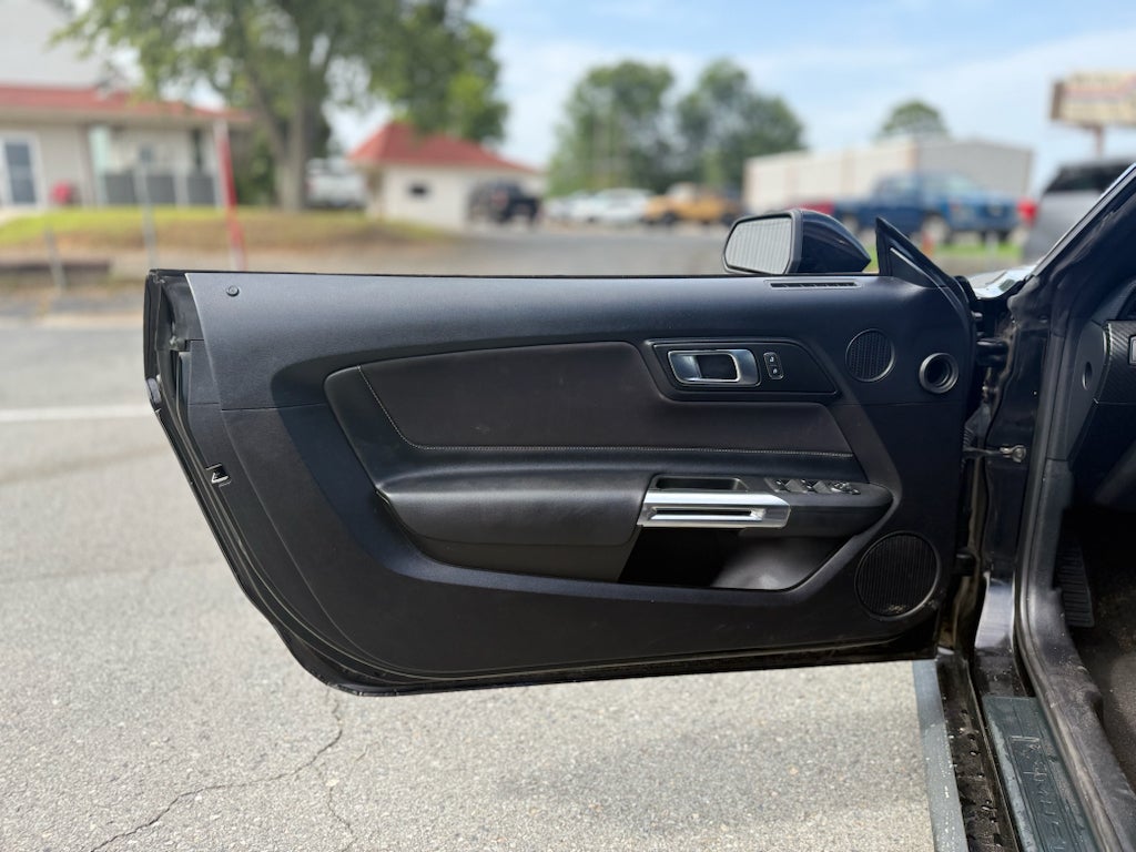 2021 Ford Mustang EcoBoost