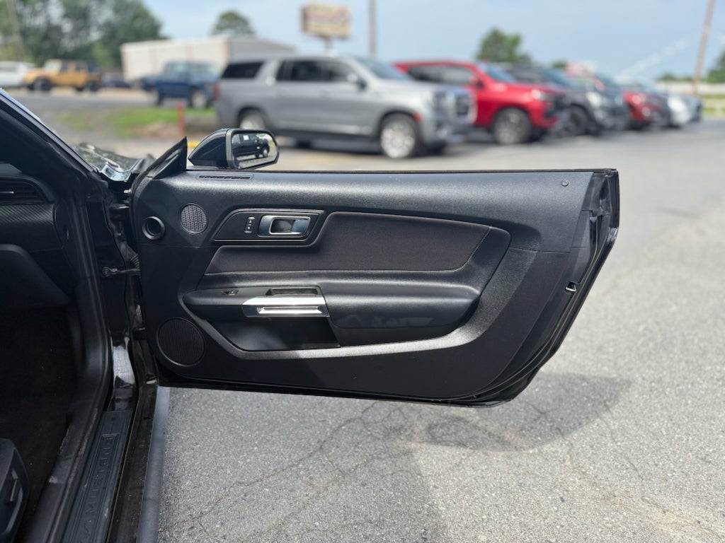 2021 Ford Mustang EcoBoost
