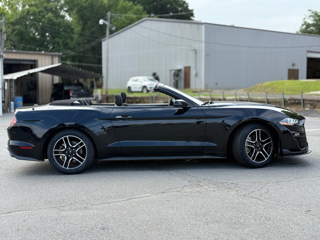 2021 Ford Mustang EcoBoost