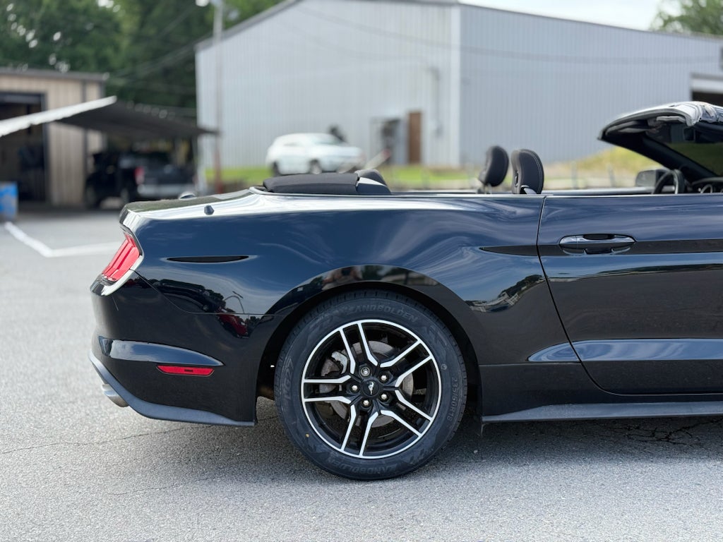 2021 Ford Mustang EcoBoost