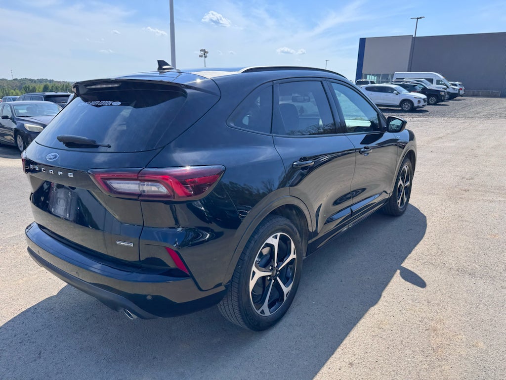 2025 Ford Escape ST-Line Elite