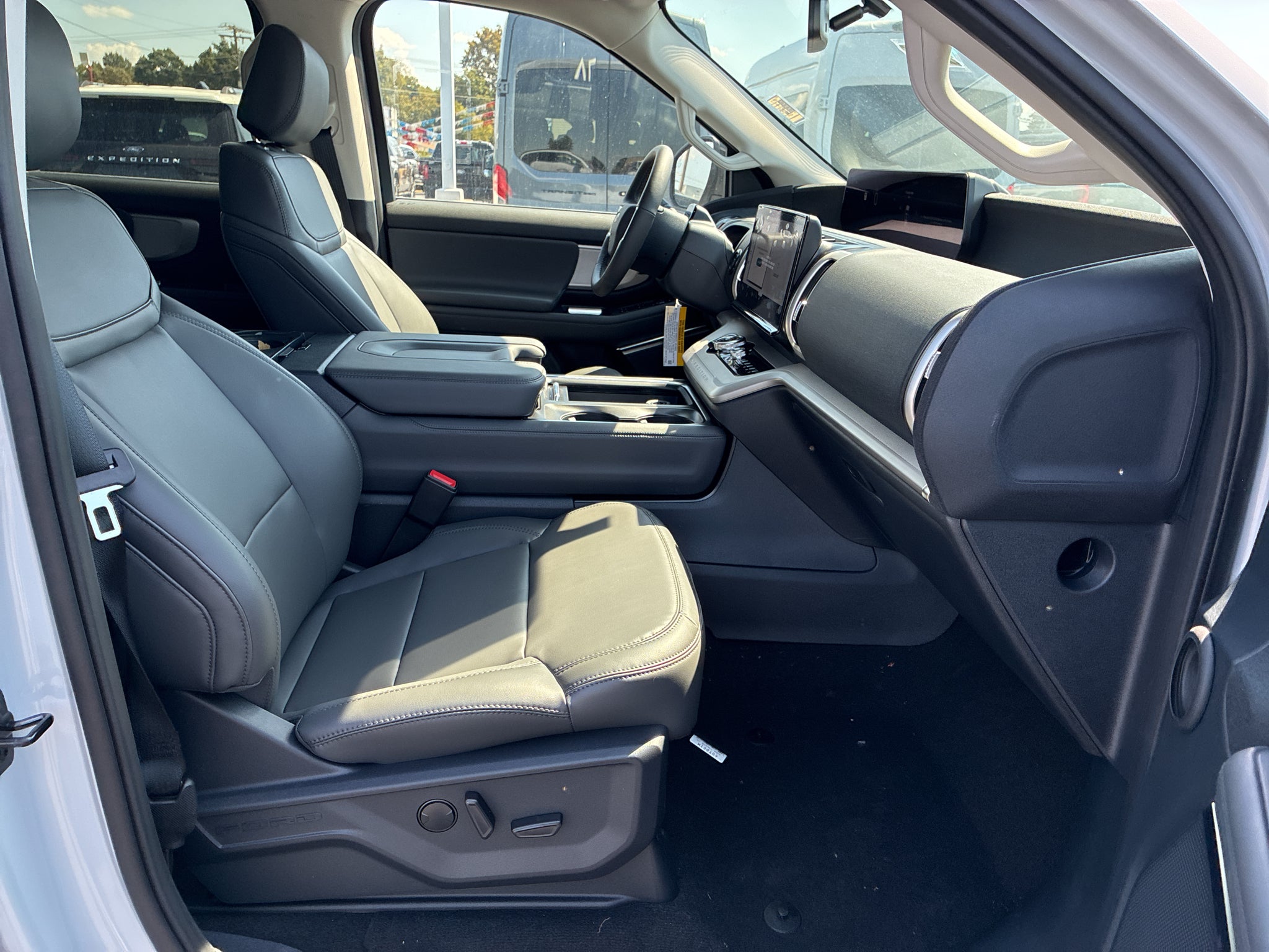 2026 Ford Expedition MAX Active