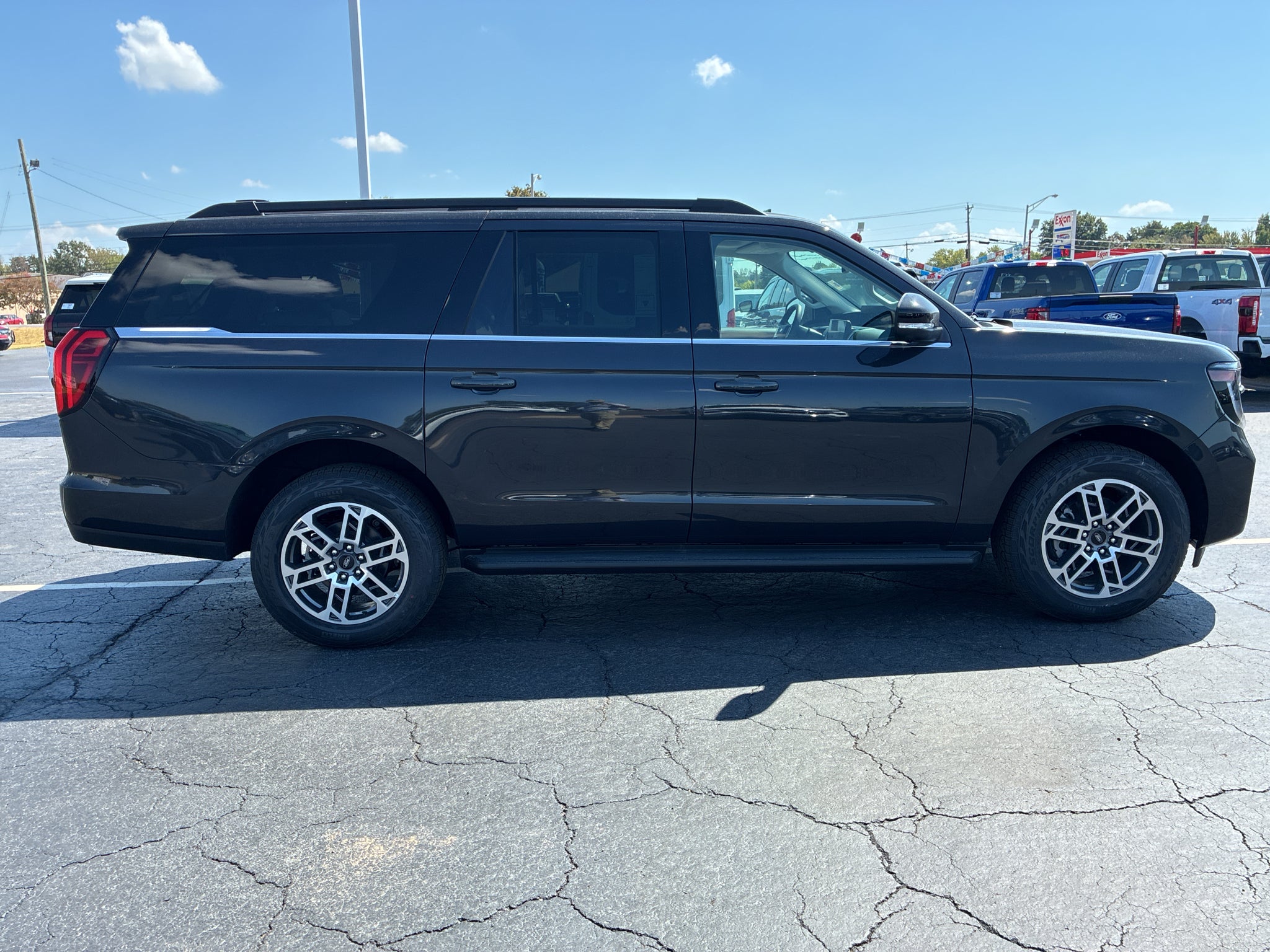 2026 Ford Expedition MAX Active