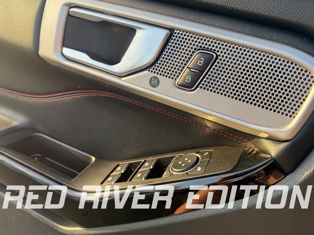 2024 Ford Explorer ST-Line