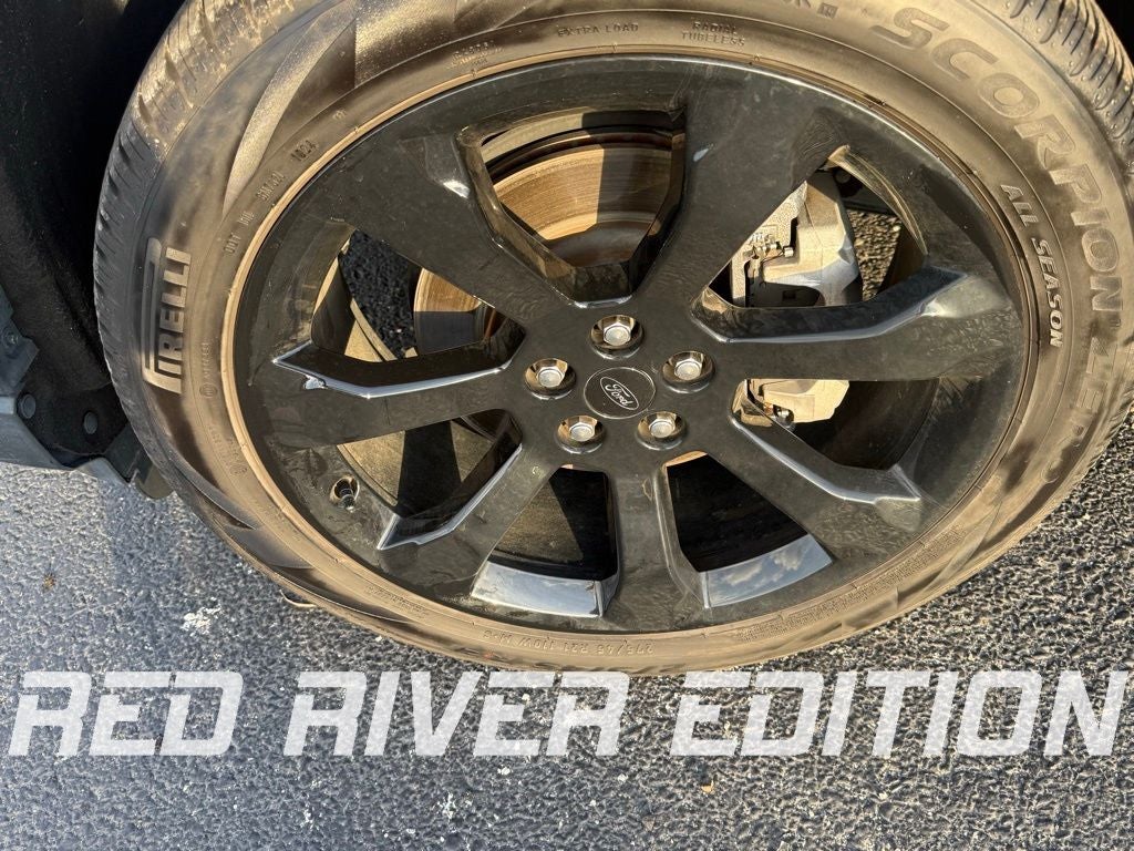 2024 Ford Explorer ST-Line