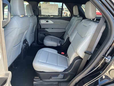 2027 Ford Explorer Active w/200A Pkg