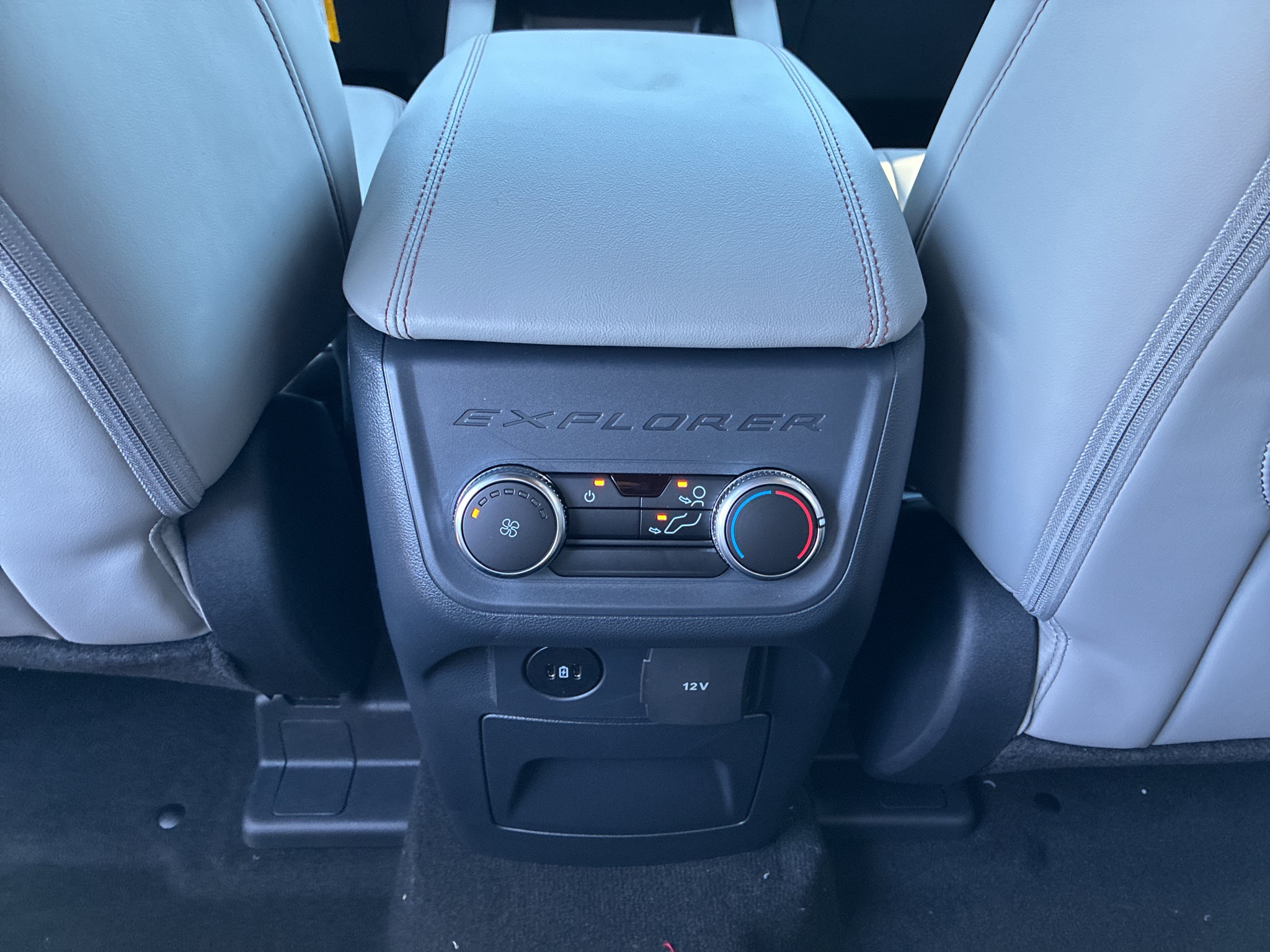 2027 Ford Explorer Active w/200A Pkg