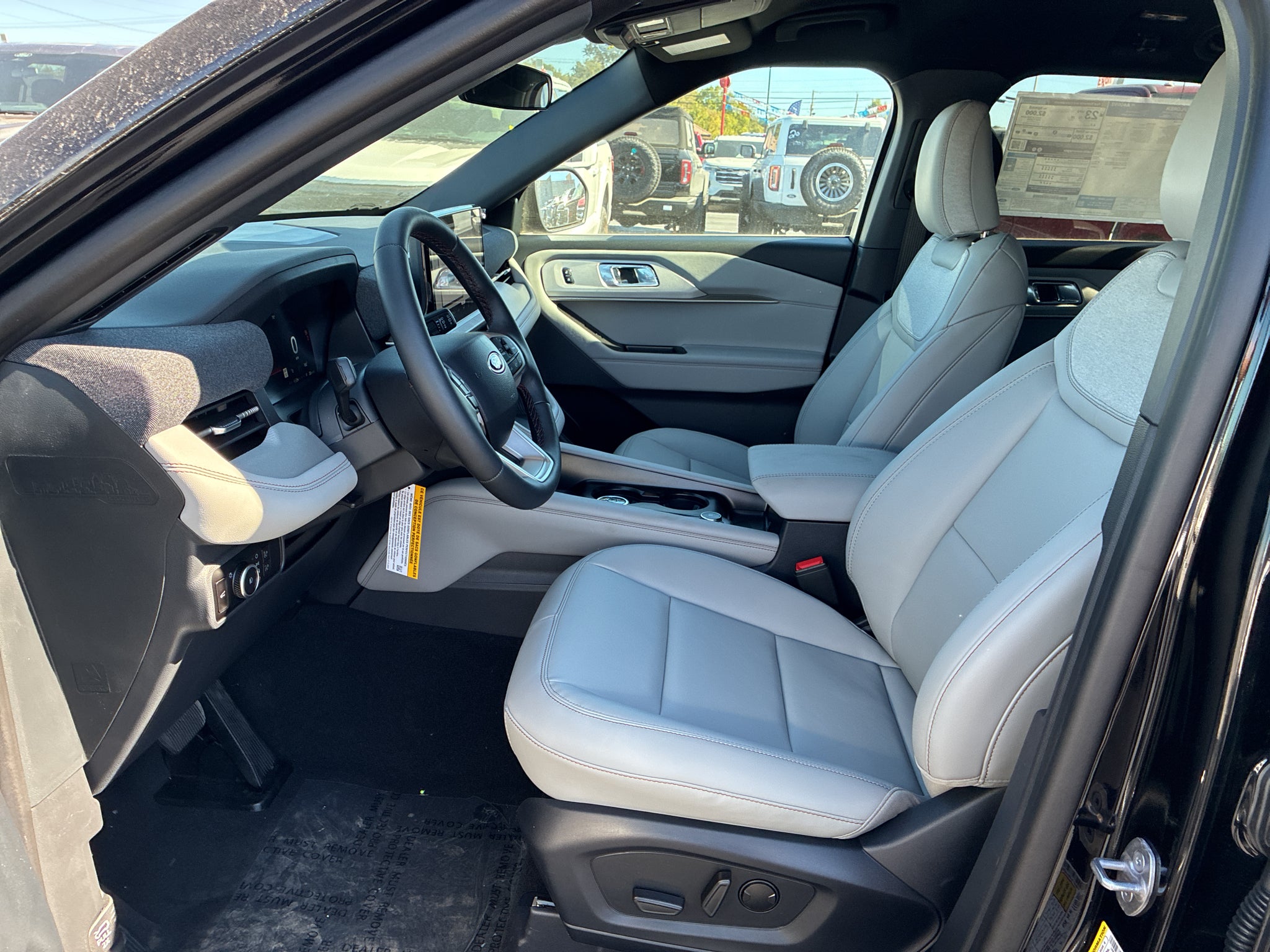 2027 Ford Explorer Active w/200A Pkg