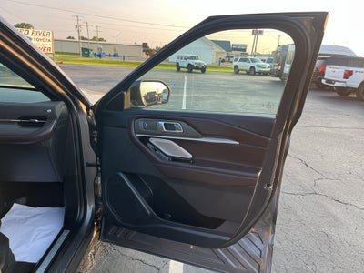 2025 Ford Explorer Platinum