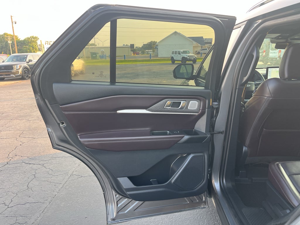 2025 Ford Explorer Platinum