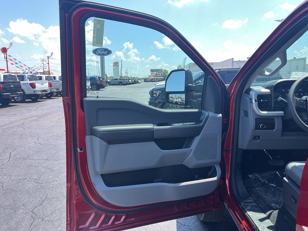 2026 Ford F-350 XLT