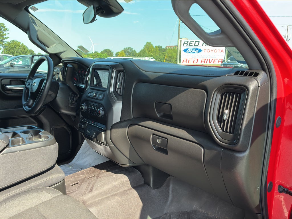 2025 Chevrolet Silverado Custom