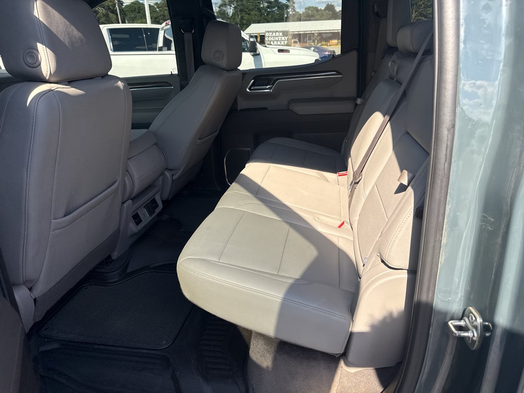 2025 Chevrolet Silverado LT