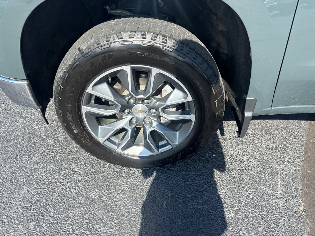2025 Chevrolet Silverado LT