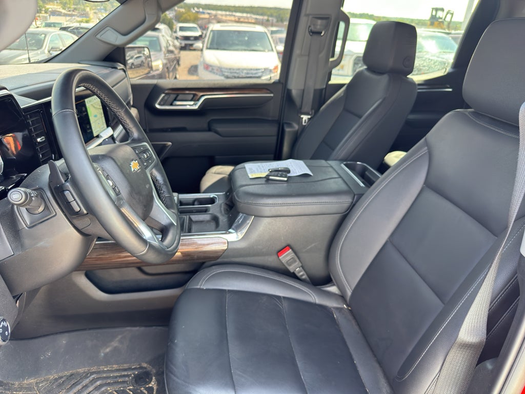 2025 Chevrolet Silverado LT