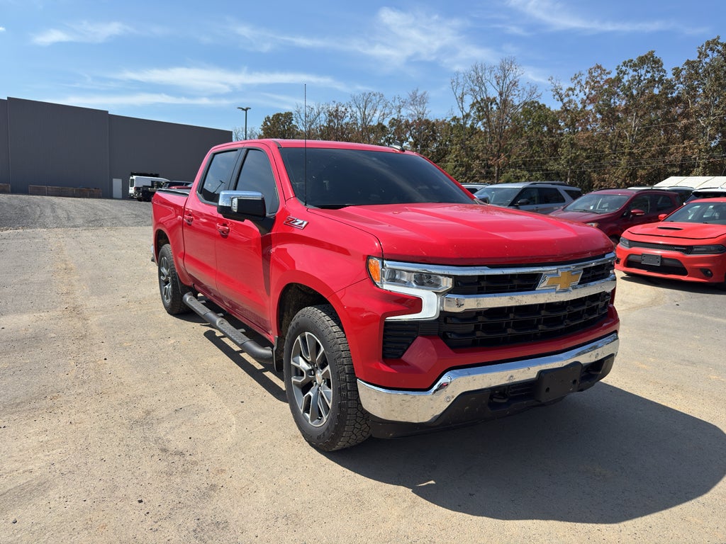 2025 Chevrolet Silverado LT