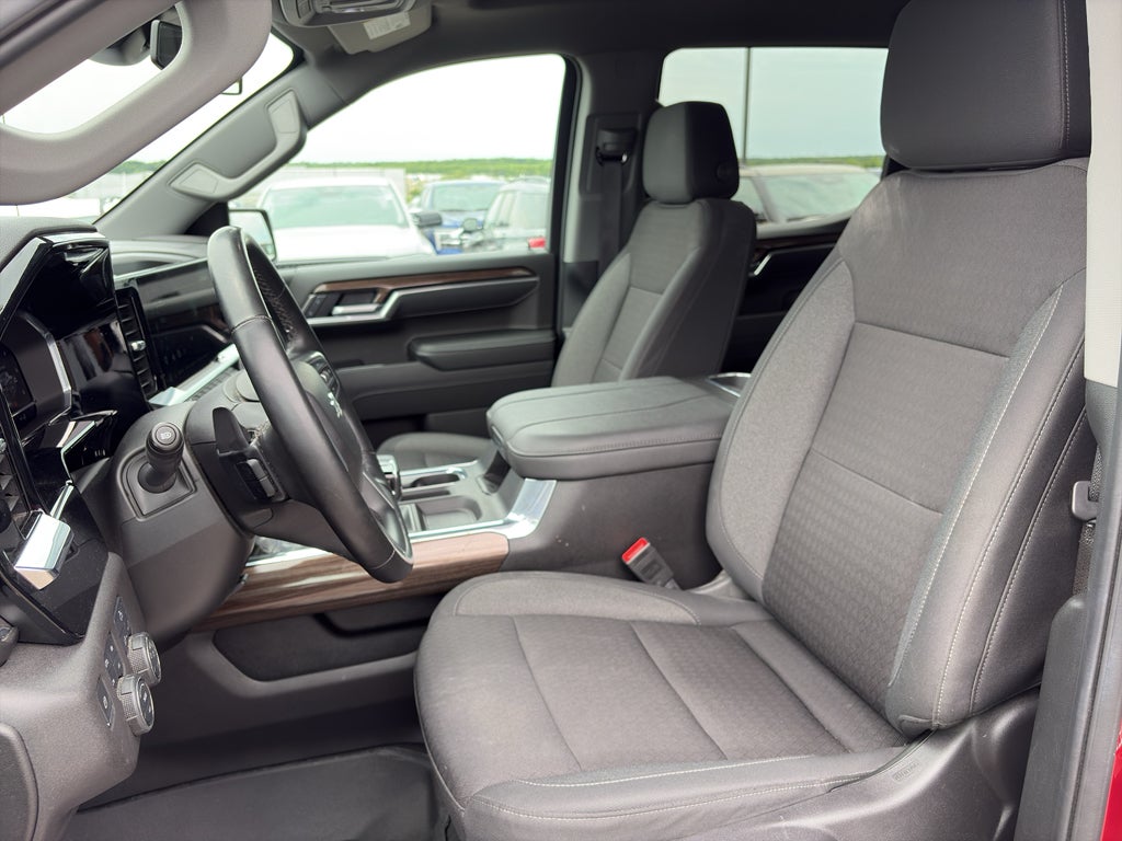 2025 Chevrolet Silverado RST