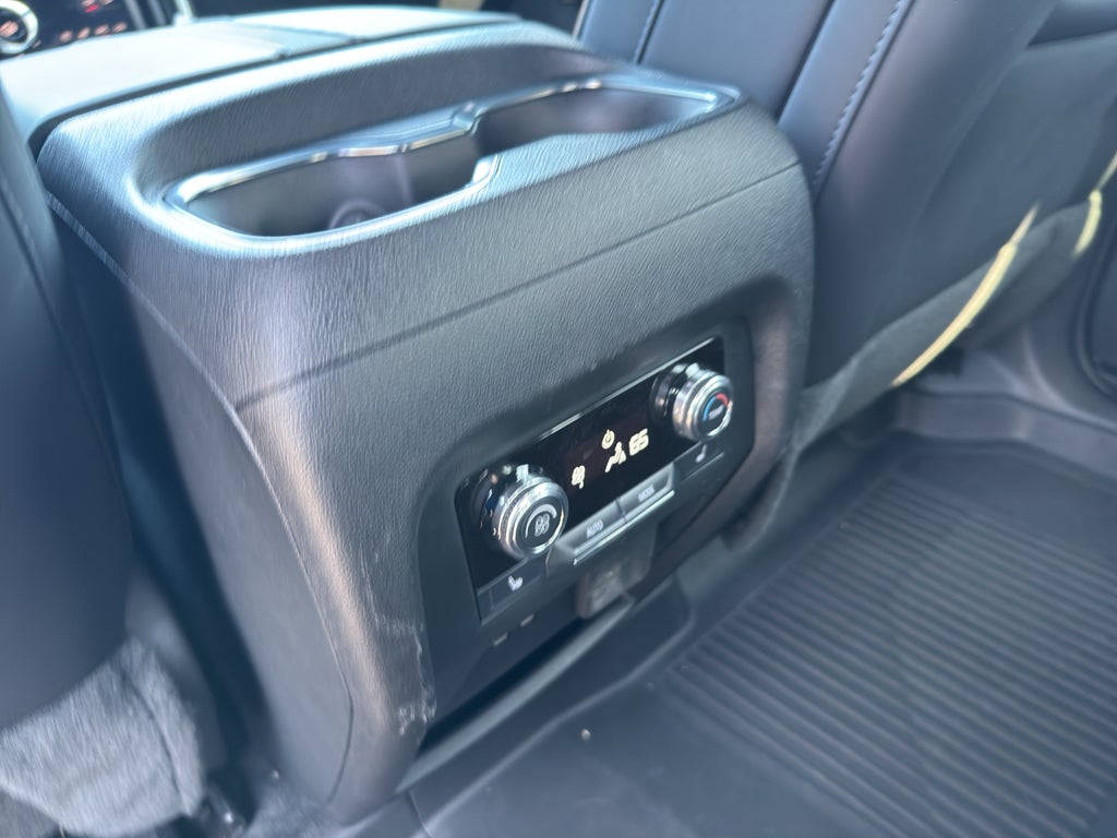 2024 GMC Acadia AWD AT4