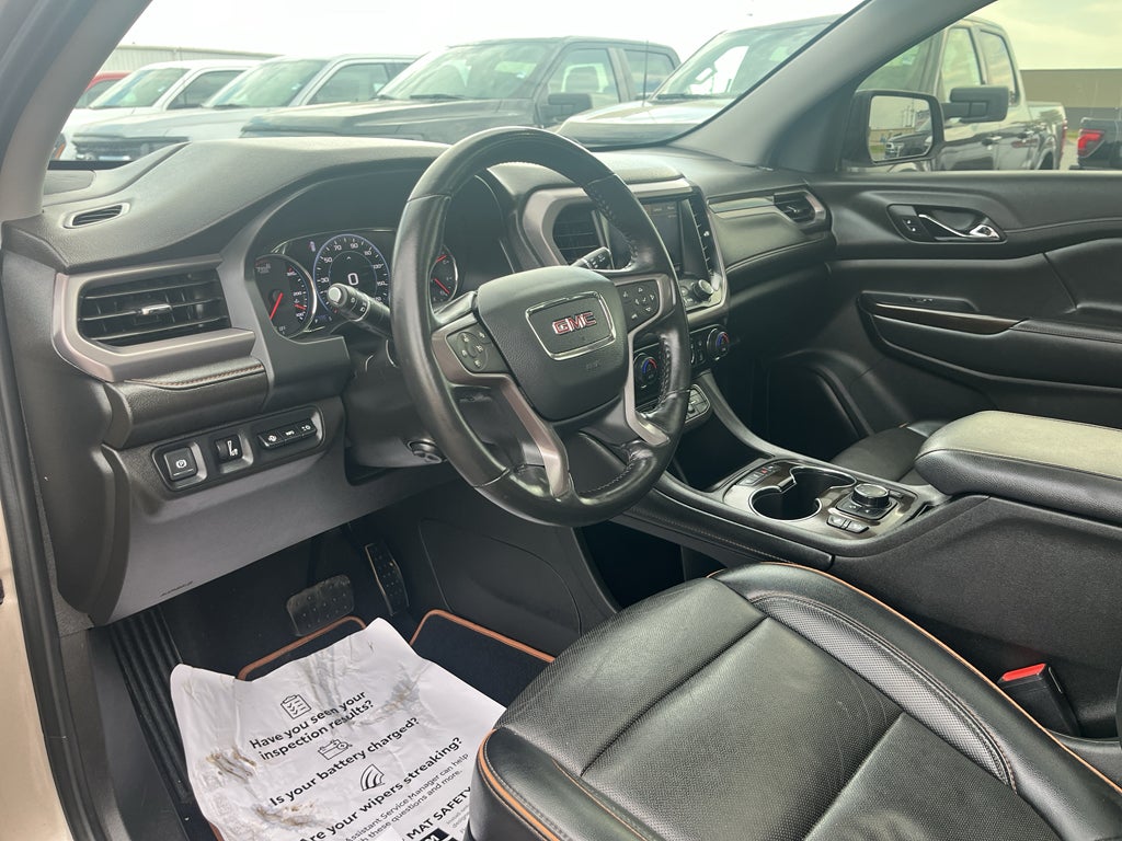 2022 GMC Acadia AT4