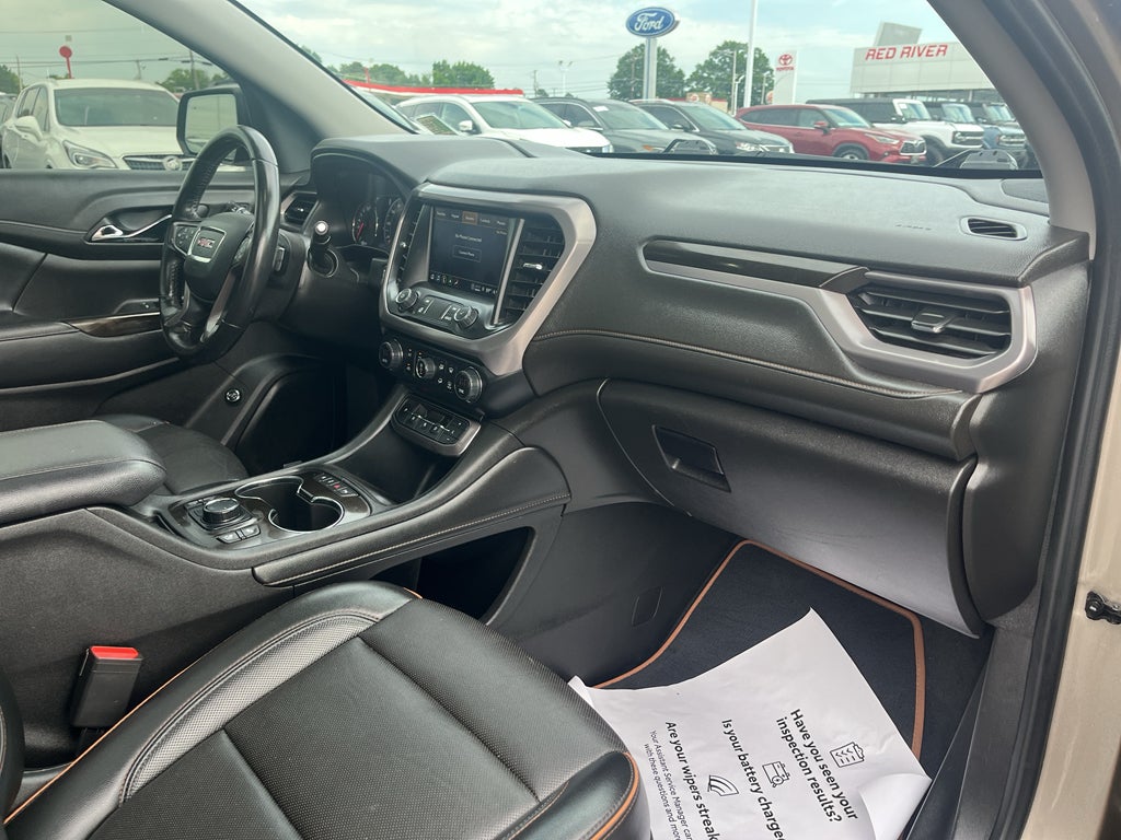 2022 GMC Acadia AT4