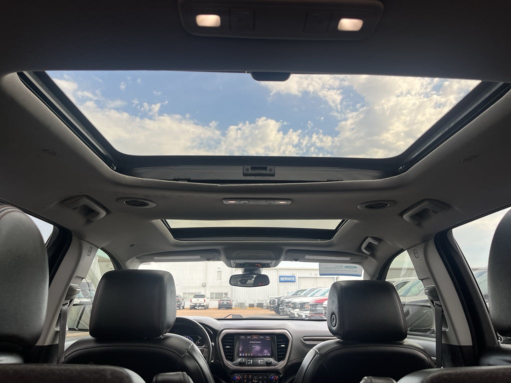 2022 GMC Acadia AT4