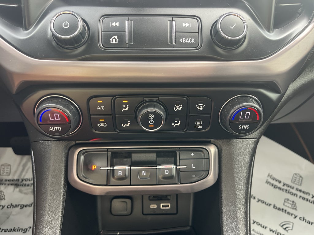 2022 GMC Acadia AT4