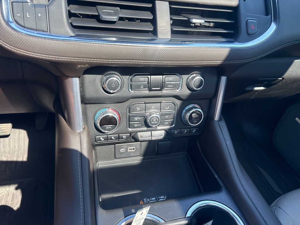 2022 GMC Yukon XL SLT