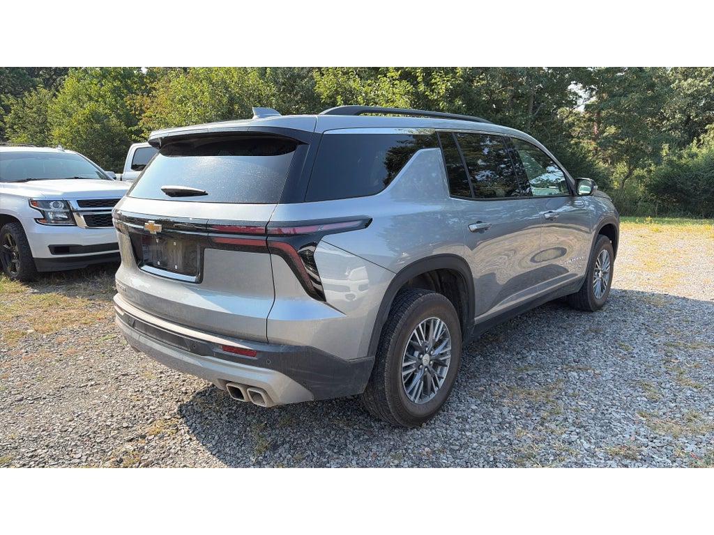 2025 Chevrolet Traverse FWD LT