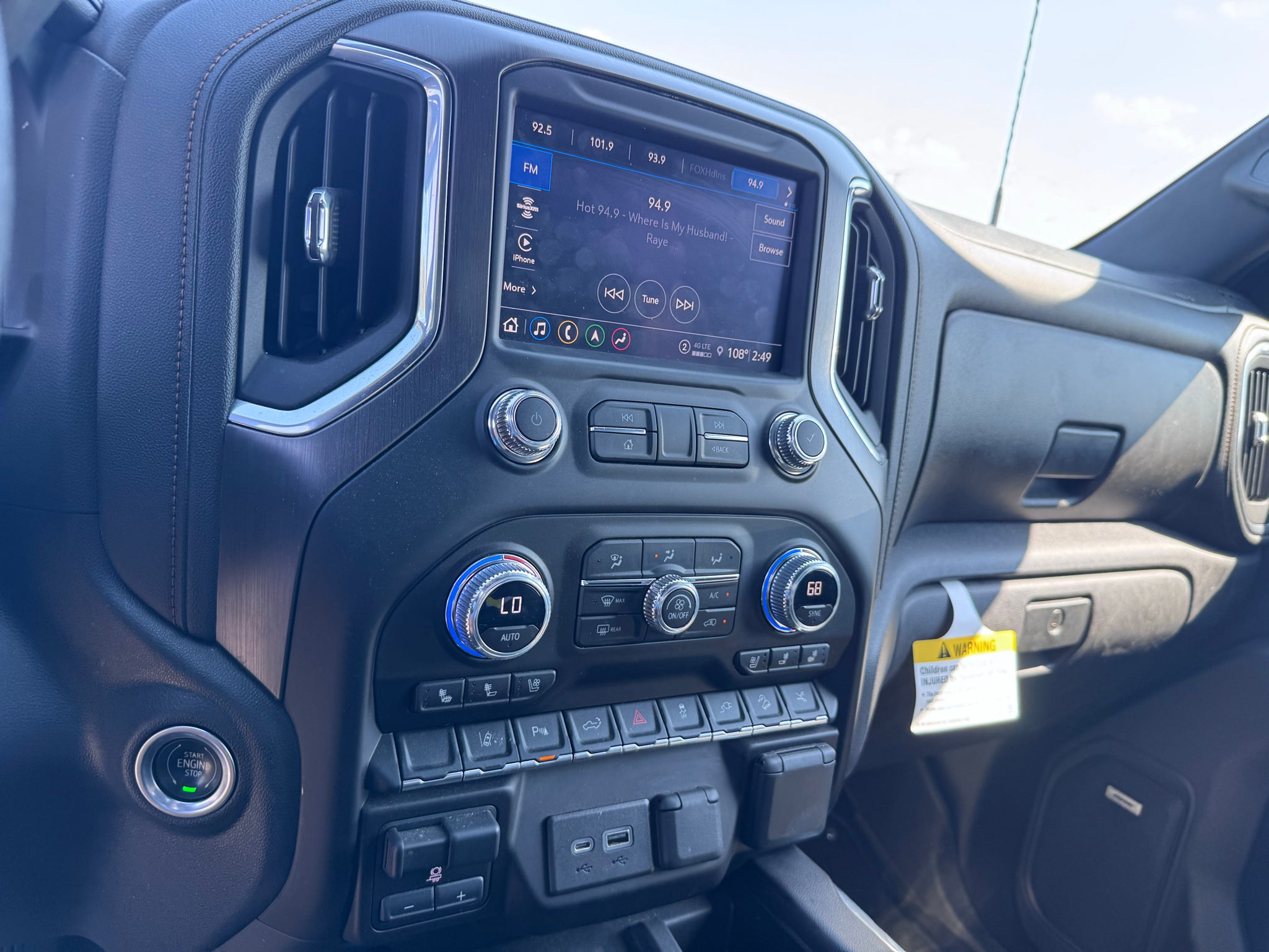 2023 GMC Sierra AT4